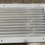 Reja ventilación esmaltada blanca