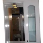 Botiquín laqueado vidrio repartido un  módulo con luces